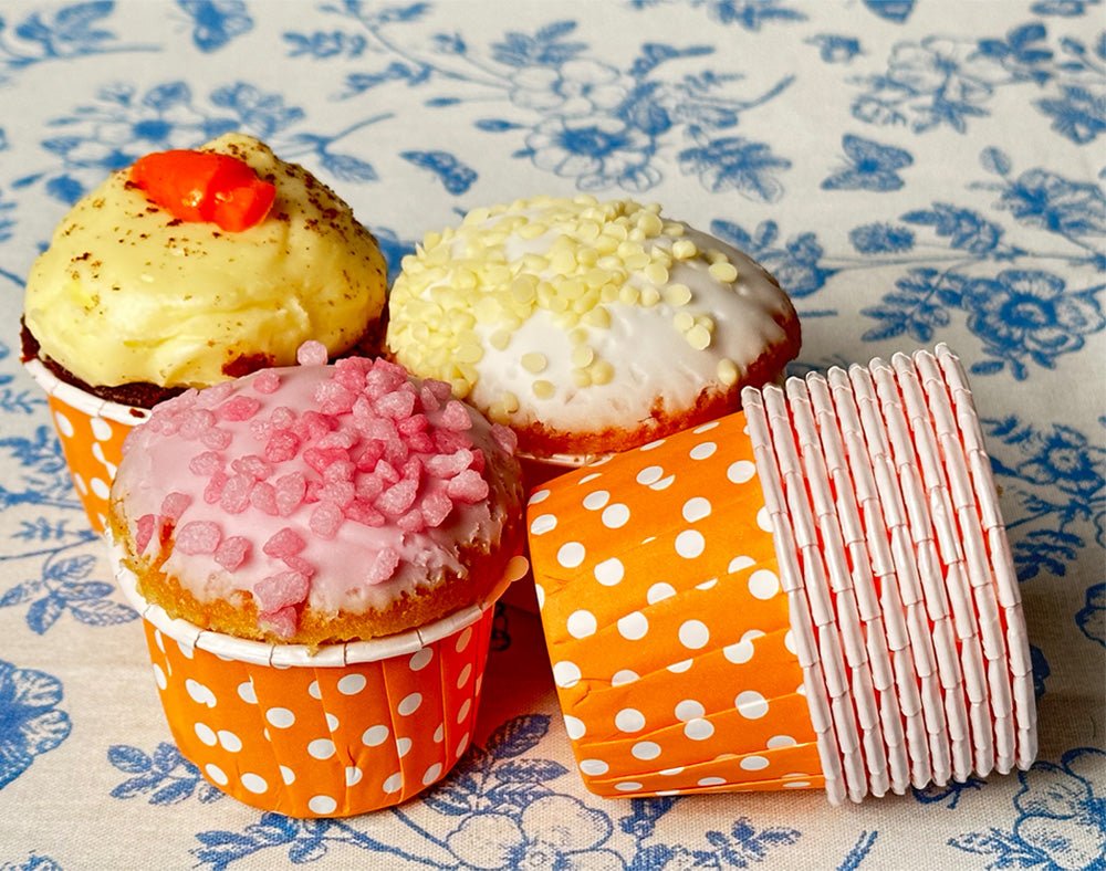 Mini Light Orange Cup Cakes - Cook and Party